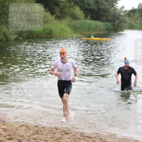 21.06.2026 - 29. Vierlanden-Triathlon Andreas Tolksdorf http://msf.ph/oto/9849594 21.06.2026 10:07:31 Schwimmen 424, 442, 468, 475 meine-sportfotos.de