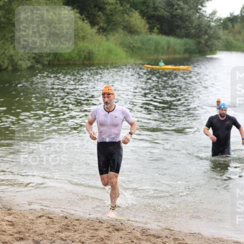 21.06.2026 - 29. Vierlanden-Triathlon Andreas Tolksdorf http://msf.ph/oto/9849599 21.06.2026 10:07:31 Schwimmen 424, 442, 468, 475 meine-sportfotos.de