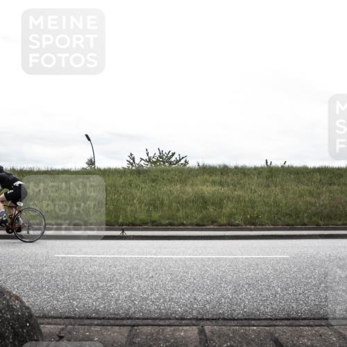 21.06.2026 - 29. Vierlanden-Triathlon H.Heesch http://msf.ph/oto/9849601 21.06.2026 12:05:08 Radfahren 245, 781, 882, 887, 964 meine-sportfotos.de