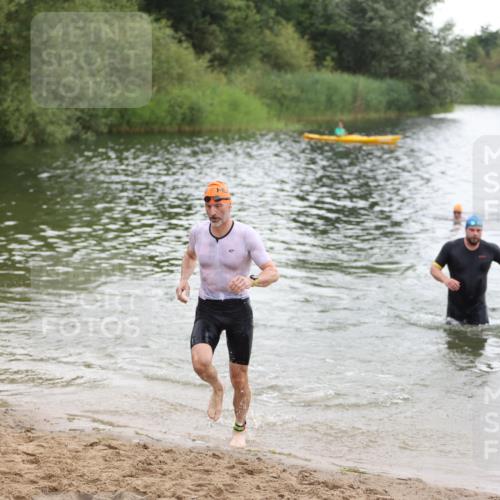 21.06.2026 - 29. Vierlanden-Triathlon Andreas Tolksdorf http://msf.ph/oto/9849605 21.06.2026 10:07:31 Schwimmen 424, 442, 468, 475 meine-sportfotos.de