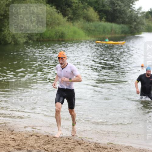 21.06.2026 - 29. Vierlanden-Triathlon Andreas Tolksdorf http://msf.ph/oto/9849610 21.06.2026 10:07:31 Schwimmen 424, 442, 468, 475 meine-sportfotos.de