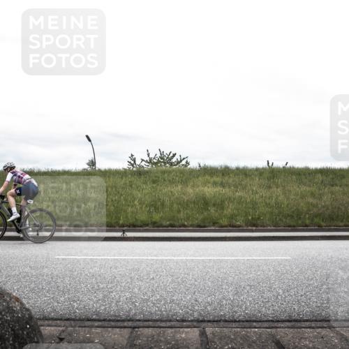 21.06.2026 - 29. Vierlanden-Triathlon H.Heesch http://msf.ph/oto/9849619 21.06.2026 12:05:46 Radfahren 721, 767, 842, 849, 874, 879, 918 meine-sportfotos.de