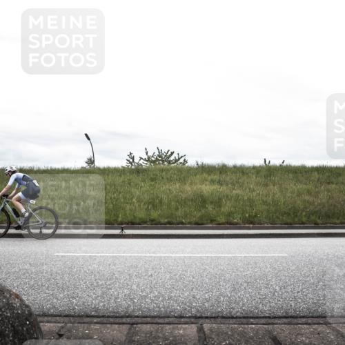 21.06.2026 - 29. Vierlanden-Triathlon H.Heesch http://msf.ph/oto/9849622 21.06.2026 12:05:48 Radfahren 721, 767, 827, 842, 879, 918, 955 meine-sportfotos.de