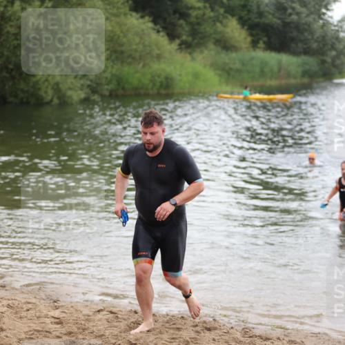 21.06.2026 - 29. Vierlanden-Triathlon Andreas Tolksdorf http://msf.ph/oto/9849632 21.06.2026 10:07:37 Schwimmen 434, 442, 468 meine-sportfotos.de