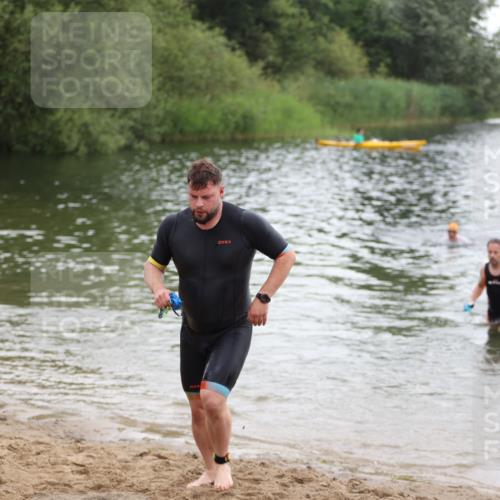 21.06.2026 - 29. Vierlanden-Triathlon Andreas Tolksdorf http://msf.ph/oto/9849639 21.06.2026 10:07:37 Schwimmen 434, 442, 468 meine-sportfotos.de