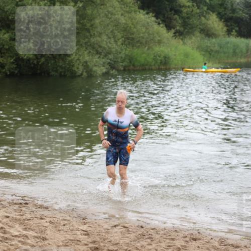 21.06.2026 - 29. Vierlanden-Triathlon Andreas Tolksdorf http://msf.ph/oto/9849701 21.06.2026 10:07:51 Schwimmen 449, 471 meine-sportfotos.de