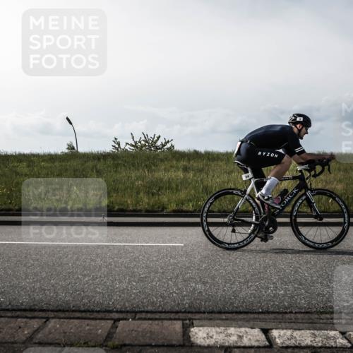 21.06.2026 - 29. Vierlanden-Triathlon H.Heesch http://msf.ph/oto/9849707 21.06.2026 08:45:44 Radfahren 24, 107 meine-sportfotos.de