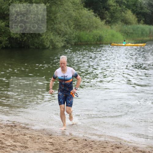 21.06.2026 - 29. Vierlanden-Triathlon Andreas Tolksdorf http://msf.ph/oto/9849715 21.06.2026 10:07:52 Schwimmen 393, 449, 471 meine-sportfotos.de