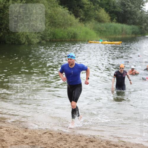 21.06.2026 - 29. Vierlanden-Triathlon Andreas Tolksdorf http://msf.ph/oto/9849718 21.06.2026 10:07:57 Schwimmen 393, 449, 459, 471, 473, 478 meine-sportfotos.de