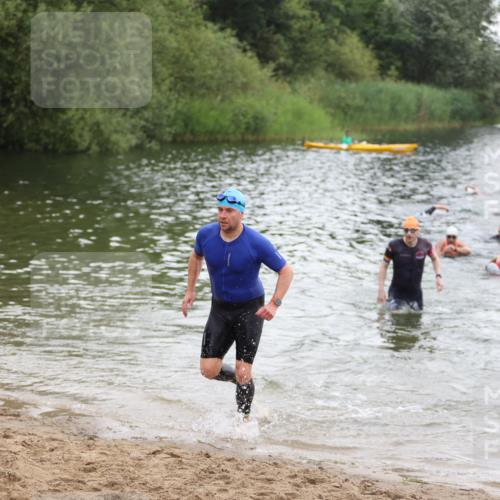 21.06.2026 - 29. Vierlanden-Triathlon Andreas Tolksdorf http://msf.ph/oto/9849726 21.06.2026 10:07:57 Schwimmen 393, 449, 459, 471, 473, 478 meine-sportfotos.de