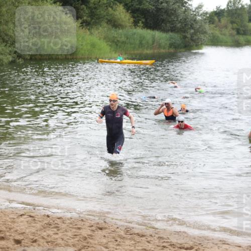 21.06.2026 - 29. Vierlanden-Triathlon Andreas Tolksdorf http://msf.ph/oto/9849753 21.06.2026 10:07:59 Schwimmen 393, 459, 471, 473, 478 meine-sportfotos.de