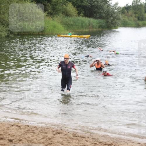 21.06.2026 - 29. Vierlanden-Triathlon Andreas Tolksdorf http://msf.ph/oto/9849757 21.06.2026 10:07:59 Schwimmen 393, 459, 471, 473, 478 meine-sportfotos.de