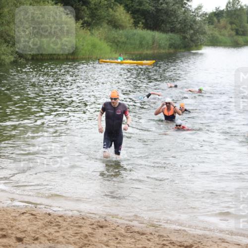 21.06.2026 - 29. Vierlanden-Triathlon Andreas Tolksdorf http://msf.ph/oto/9849766 21.06.2026 10:07:59 Schwimmen 393, 459, 471, 473, 478 meine-sportfotos.de