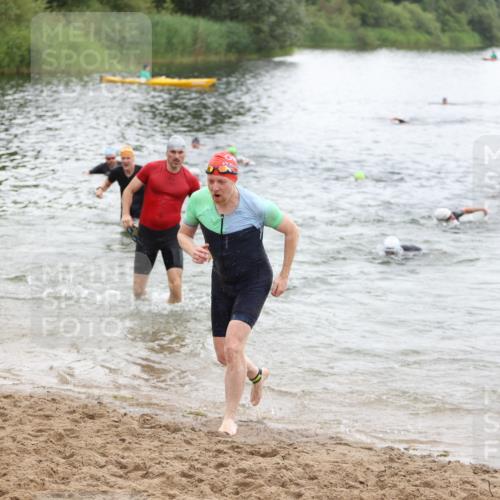 21.06.2026 - 29. Vierlanden-Triathlon Andreas Tolksdorf http://msf.ph/oto/9849788 21.06.2026 10:08:07 Schwimmen 392, 393, 399, 452, 459, 473, 478 meine-sportfotos.de