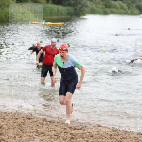 21.06.2026 - 29. Vierlanden-Triathlon Andreas Tolksdorf http://msf.ph/oto/9849791 21.06.2026 10:08:08 Schwimmen 392, 393, 399, 419, 452, 459, 473, 478 meine-sportfotos.de