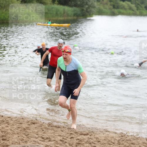 21.06.2026 - 29. Vierlanden-Triathlon Andreas Tolksdorf http://msf.ph/oto/9849794 21.06.2026 10:08:08 Schwimmen 392, 393, 399, 419, 452, 459, 473, 478 meine-sportfotos.de