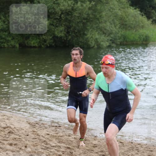 21.06.2026 - 29. Vierlanden-Triathlon Andreas Tolksdorf http://msf.ph/oto/9849823 21.06.2026 10:08:09 Schwimmen 392, 399, 419, 452, 459, 473, 478 meine-sportfotos.de