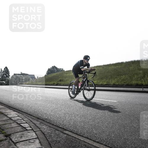 21.06.2026 - 29. Vierlanden-Triathlon H.Heesch http://msf.ph/oto/9849830 21.06.2026 08:45:44 Radfahren 24, 107 meine-sportfotos.de