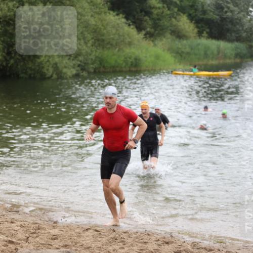 21.06.2026 - 29. Vierlanden-Triathlon Andreas Tolksdorf http://msf.ph/oto/9849839 21.06.2026 10:08:10 Schwimmen 392, 399, 419, 446, 452, 459, 473, 478 meine-sportfotos.de
