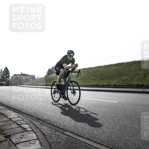 21.06.2026 - 29. Vierlanden-Triathlon H.Heesch http://msf.ph/oto/9849841 21.06.2026 08:46:43 Radfahren 46, 57, 76 meine-sportfotos.de