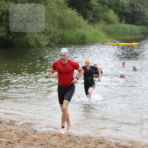 21.06.2026 - 29. Vierlanden-Triathlon Andreas Tolksdorf http://msf.ph/oto/9849842 21.06.2026 10:08:10 Schwimmen 392, 399, 419, 446, 452, 459, 473, 478 meine-sportfotos.de