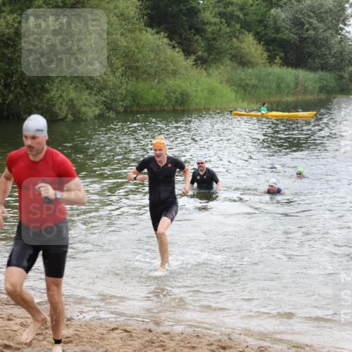 21.06.2026 - 29. Vierlanden-Triathlon Andreas Tolksdorf http://msf.ph/oto/9849850 21.06.2026 10:08:11 Schwimmen 392, 399, 419, 446, 452, 459, 473, 477, 478 meine-sportfotos.de