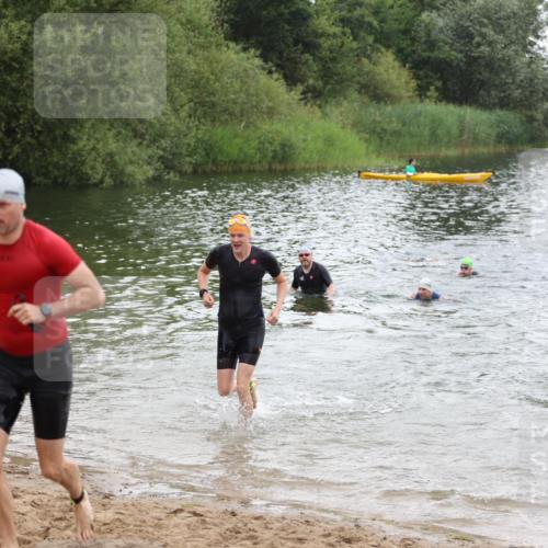 21.06.2026 - 29. Vierlanden-Triathlon Andreas Tolksdorf http://msf.ph/oto/9849858 21.06.2026 10:08:12 Schwimmen 392, 399, 419, 446, 452, 459, 477, 478 meine-sportfotos.de