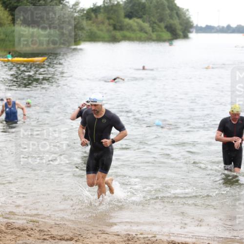 21.06.2026 - 29. Vierlanden-Triathlon Andreas Tolksdorf http://msf.ph/oto/9849889 21.06.2026 10:08:14 Schwimmen 392, 399, 419, 446, 452, 477 meine-sportfotos.de