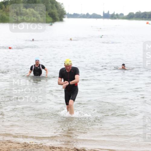 21.06.2026 - 29. Vierlanden-Triathlon Andreas Tolksdorf http://msf.ph/oto/9849894 21.06.2026 10:08:16 Schwimmen 392, 399, 419, 446, 452, 476, 477 meine-sportfotos.de