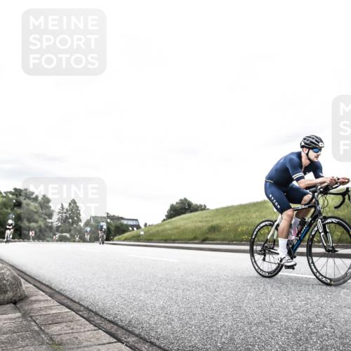 21.06.2026 - 29. Vierlanden-Triathlon H.Heesch http://msf.ph/oto/9849895 21.06.2026 10:27:16 Radfahren 24, 89, 101, 486 meine-sportfotos.de