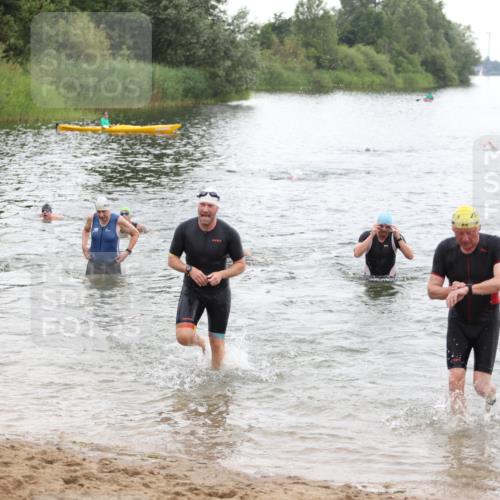 21.06.2026 - 29. Vierlanden-Triathlon Andreas Tolksdorf http://msf.ph/oto/9849899 21.06.2026 10:08:16 Schwimmen 392, 399, 419, 446, 452, 476, 477 meine-sportfotos.de