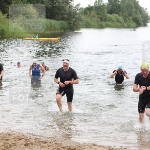 21.06.2026 - 29. Vierlanden-Triathlon Andreas Tolksdorf http://msf.ph/oto/9849903 21.06.2026 10:08:17 Schwimmen 392, 399, 419, 446, 476, 477 meine-sportfotos.de