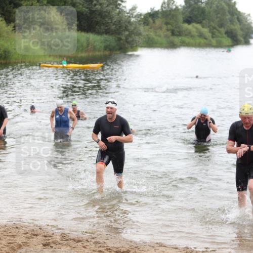 21.06.2026 - 29. Vierlanden-Triathlon Andreas Tolksdorf http://msf.ph/oto/9849906 21.06.2026 10:08:17 Schwimmen 392, 399, 419, 446, 476, 477 meine-sportfotos.de