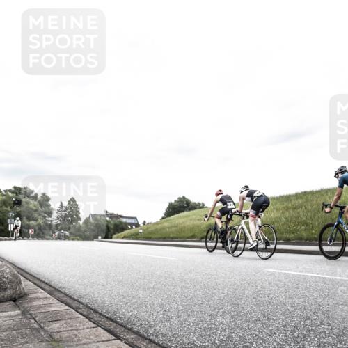 21.06.2026 - 29. Vierlanden-Triathlon H.Heesch http://msf.ph/oto/9849908 21.06.2026 10:27:28 Radfahren 10, 223, 298, 391, 513, 563 meine-sportfotos.de