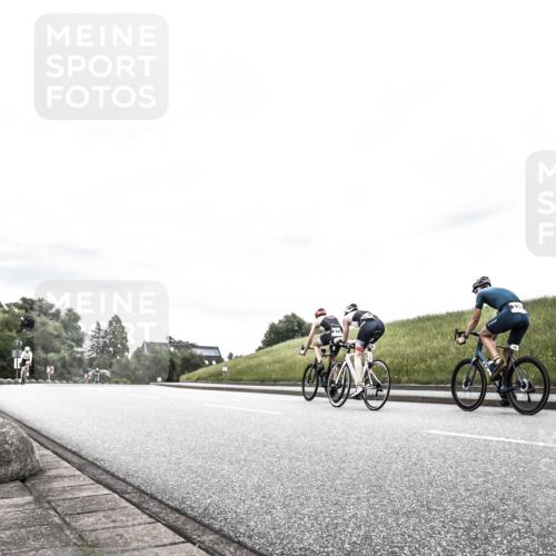 21.06.2026 - 29. Vierlanden-Triathlon H.Heesch http://msf.ph/oto/9849910 21.06.2026 10:27:28 Radfahren 10, 223, 298, 391, 513, 563 meine-sportfotos.de