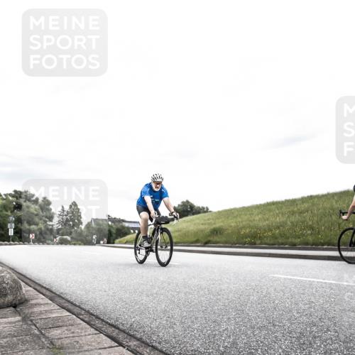 21.06.2026 - 29. Vierlanden-Triathlon H.Heesch http://msf.ph/oto/9849926 21.06.2026 10:27:50 Radfahren 272, 515, 615 meine-sportfotos.de
