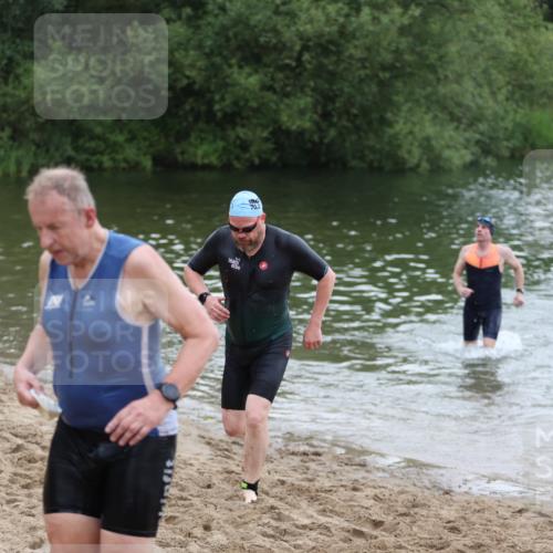 21.06.2026 - 29. Vierlanden-Triathlon Andreas Tolksdorf http://msf.ph/oto/9849938 21.06.2026 10:08:27 Schwimmen 403, 418, 422, 432, 476, 477, 1356 meine-sportfotos.de