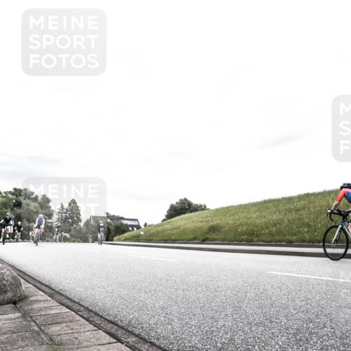 21.06.2026 - 29. Vierlanden-Triathlon H.Heesch http://msf.ph/oto/9849941 21.06.2026 10:28:19 Radfahren 79, 368, 538, 575 meine-sportfotos.de
