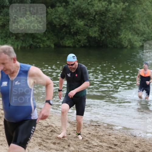 21.06.2026 - 29. Vierlanden-Triathlon Andreas Tolksdorf http://msf.ph/oto/9849947 21.06.2026 10:08:27 Schwimmen 403, 418, 422, 432, 476, 477, 1356 meine-sportfotos.de