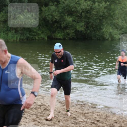 21.06.2026 - 29. Vierlanden-Triathlon Andreas Tolksdorf http://msf.ph/oto/9849950 21.06.2026 10:08:27 Schwimmen 403, 418, 422, 432, 476, 477, 1356 meine-sportfotos.de