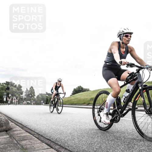 21.06.2026 - 29. Vierlanden-Triathlon H.Heesch http://msf.ph/oto/9849955 21.06.2026 10:28:25 Radfahren 4, 79, 368, 481, 538, 567, 574, 582, 590, 608 meine-sportfotos.de