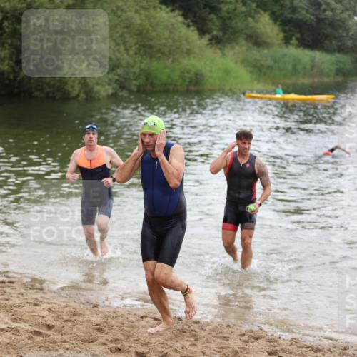 21.06.2026 - 29. Vierlanden-Triathlon Andreas Tolksdorf http://msf.ph/oto/9849961 21.06.2026 10:08:29 Schwimmen 403, 418, 422, 432, 476, 1356 meine-sportfotos.de