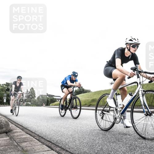 21.06.2026 - 29. Vierlanden-Triathlon H.Heesch http://msf.ph/oto/9849969 21.06.2026 10:28:33 Radfahren 51, 55, 61, 78, 99, 106, 197, 387, 535, 561, 592, 606, 616 meine-sportfotos.de