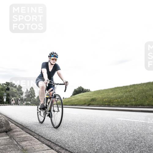 21.06.2026 - 29. Vierlanden-Triathlon H.Heesch http://msf.ph/oto/9849974 21.06.2026 10:28:33 Radfahren 51, 55, 61, 78, 99, 106, 197, 387, 535, 561, 592, 606, 616 meine-sportfotos.de