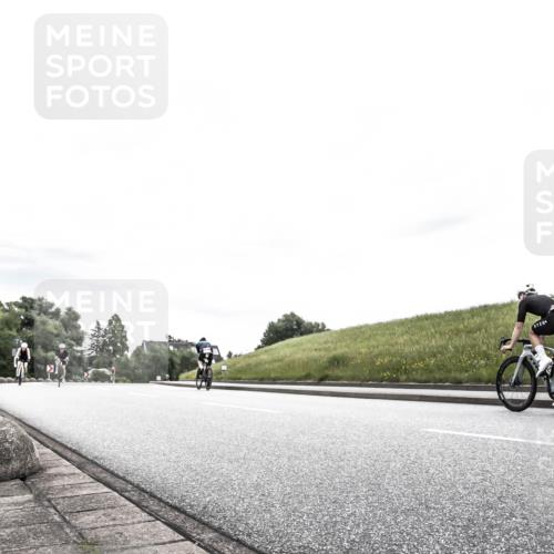 21.06.2026 - 29. Vierlanden-Triathlon H.Heesch http://msf.ph/oto/9849983 21.06.2026 10:28:35 Radfahren 99, 106, 197, 367, 387, 511, 535, 561, 592, 616 meine-sportfotos.de