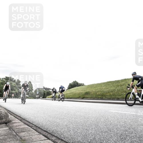 21.06.2026 - 29. Vierlanden-Triathlon H.Heesch http://msf.ph/oto/9849990 21.06.2026 10:28:36 Radfahren 99, 106, 367, 387, 390, 511, 535, 561, 592, 616 meine-sportfotos.de