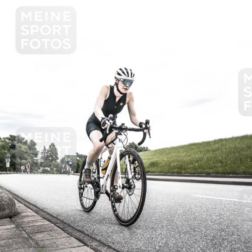 21.06.2026 - 29. Vierlanden-Triathlon H.Heesch http://msf.ph/oto/9850004 21.06.2026 10:28:37 Radfahren 99, 367, 387, 390, 511, 535, 592 meine-sportfotos.de