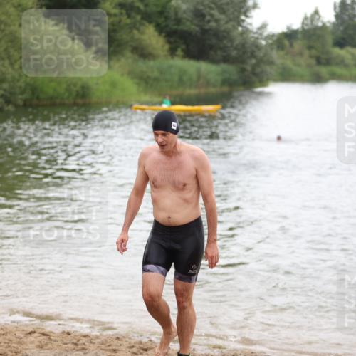 21.06.2026 - 29. Vierlanden-Triathlon Andreas Tolksdorf http://msf.ph/oto/9850008 21.06.2026 10:08:35 Schwimmen 418, 422, 432, 1356 meine-sportfotos.de
