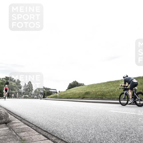21.06.2026 - 29. Vierlanden-Triathlon H.Heesch http://msf.ph/oto/9850011 21.06.2026 10:28:41 Radfahren 367, 390, 508, 511 meine-sportfotos.de
