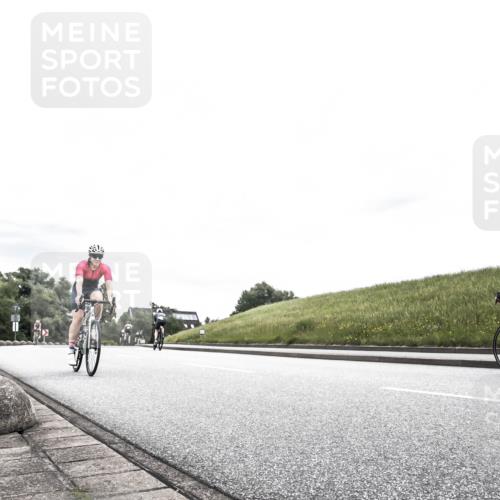 21.06.2026 - 29. Vierlanden-Triathlon H.Heesch http://msf.ph/oto/9850013 21.06.2026 10:28:42 Radfahren 390, 508 meine-sportfotos.de
